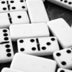 Jogando Dominó – Parábola de um Cristianismo Lúdico