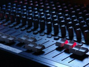 Louvor na Igreja – Parte 1: Baixe o Volume